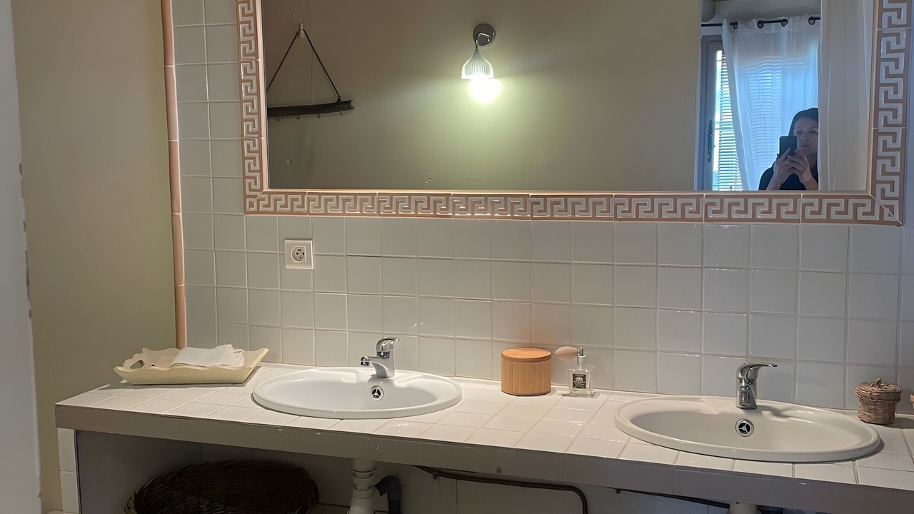 Photo of Bathroom in Saint-Etienne-du-Gres