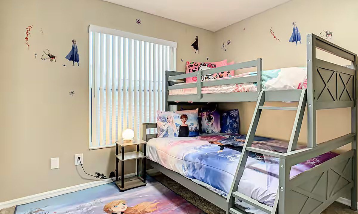 Photo of Bedroom in Lindfields