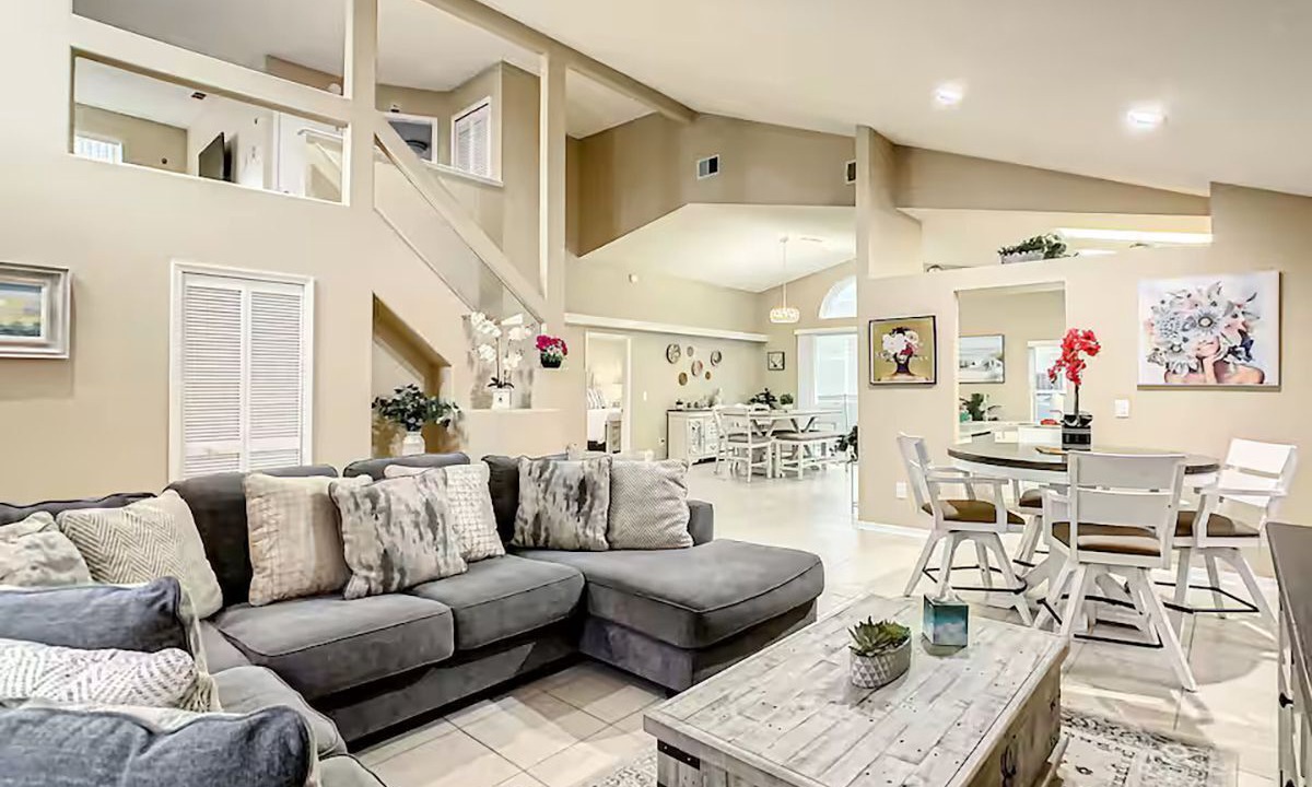 Photo of Livingroom in Lindfields