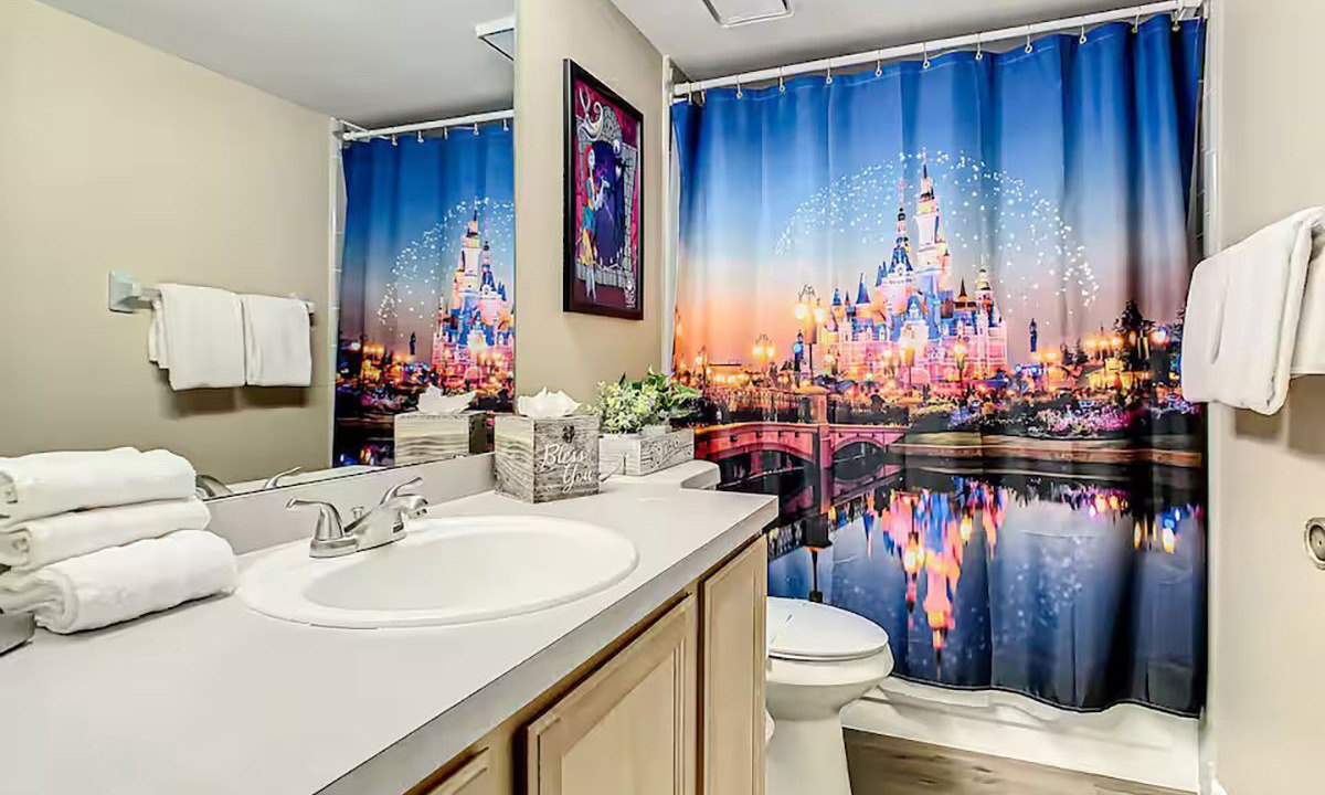 Photo of Bathroom in Lindfields