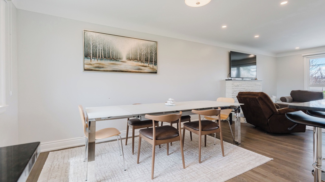 Photo of Livingroom in Ottawa Division