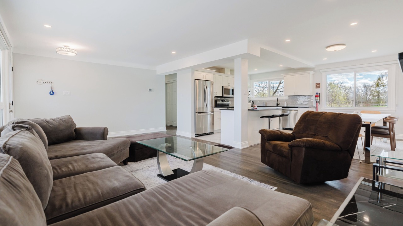 Photo of Livingroom in Ottawa Division