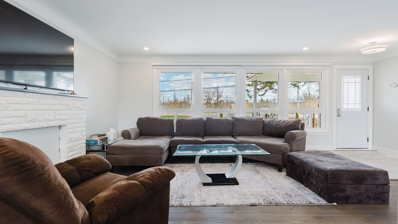 Photo of Livingroom in Ottawa Division