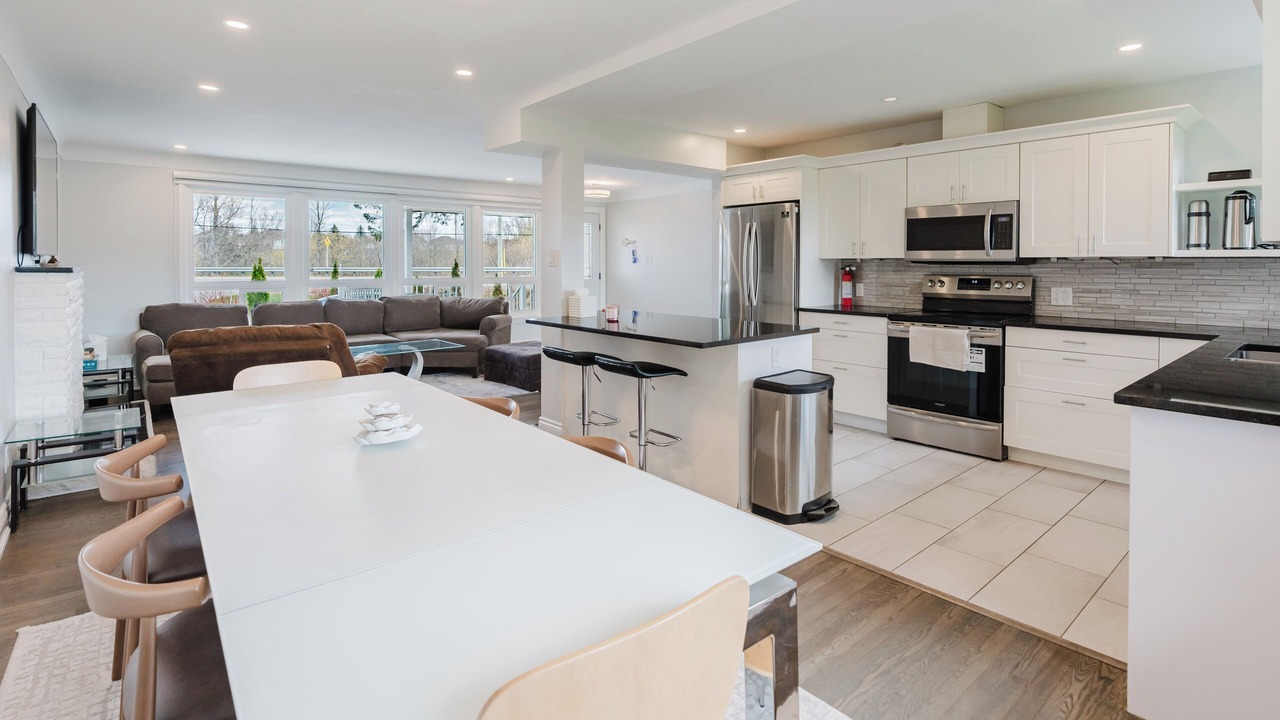 Photo of Livingroom in Ottawa Division