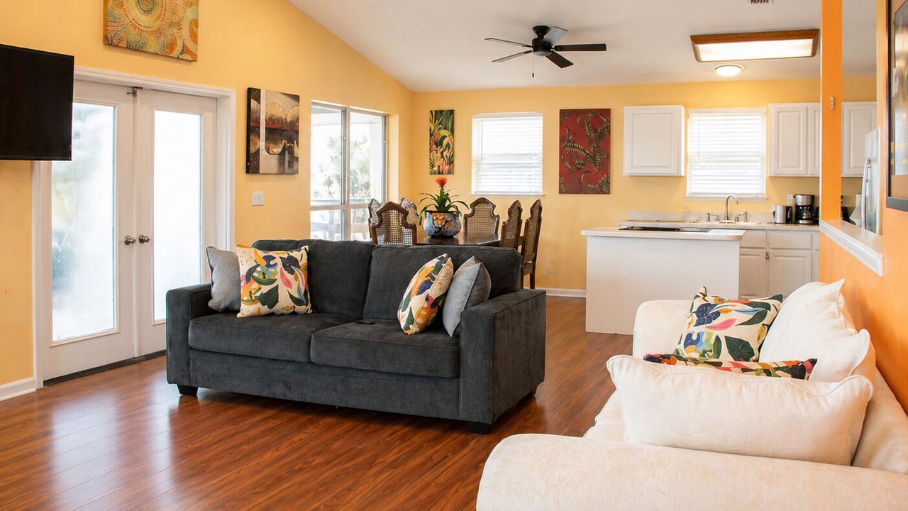 Photo of Livingroom in Northside