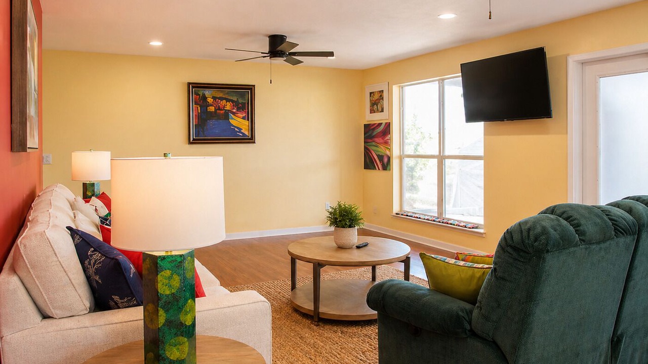 Photo of Livingroom in Northside