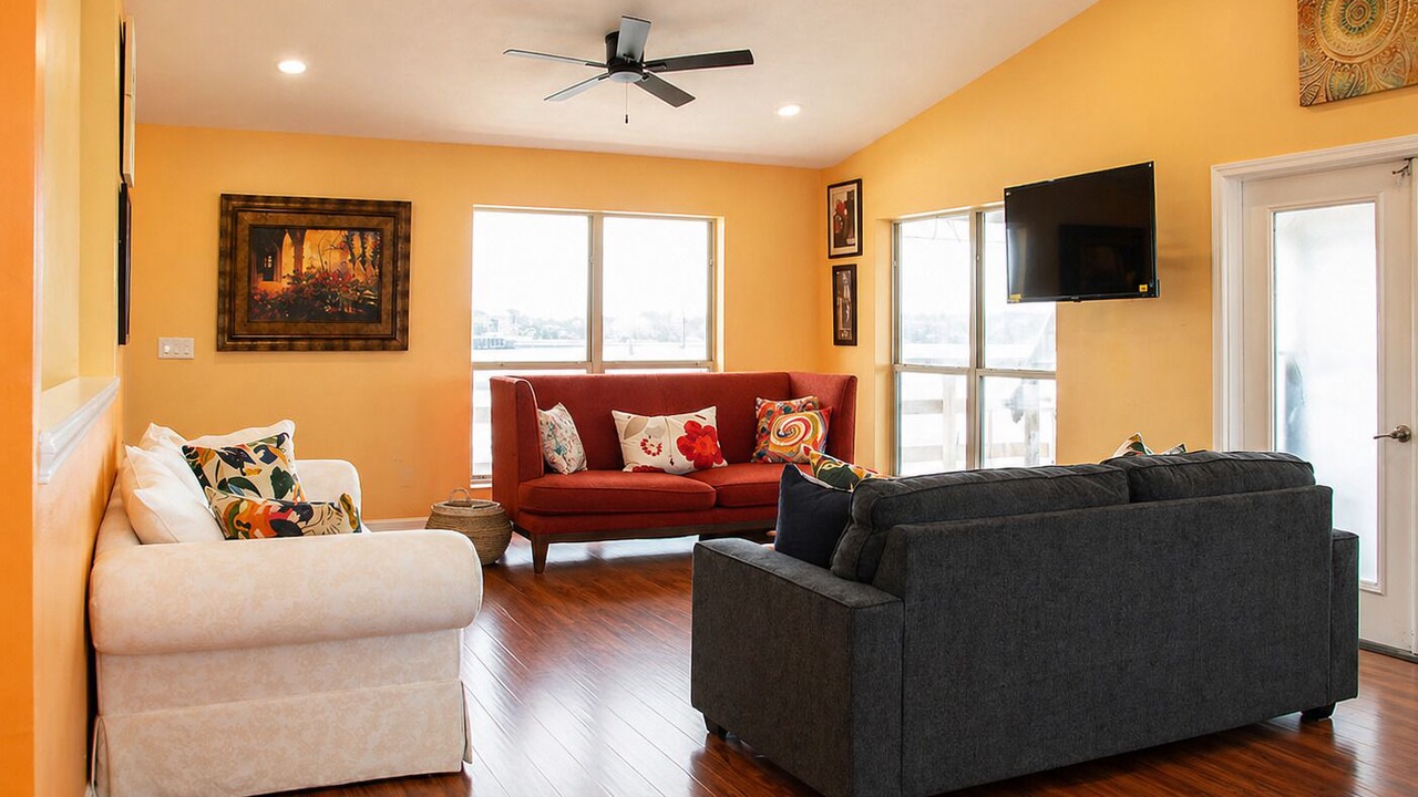 Photo of Livingroom in Northside