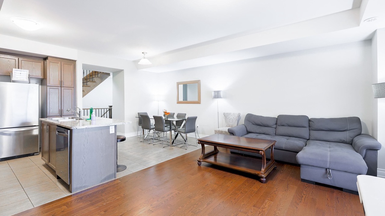 Photo of Livingroom in Markham