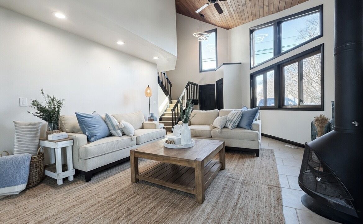 Photo of Livingroom in Branford