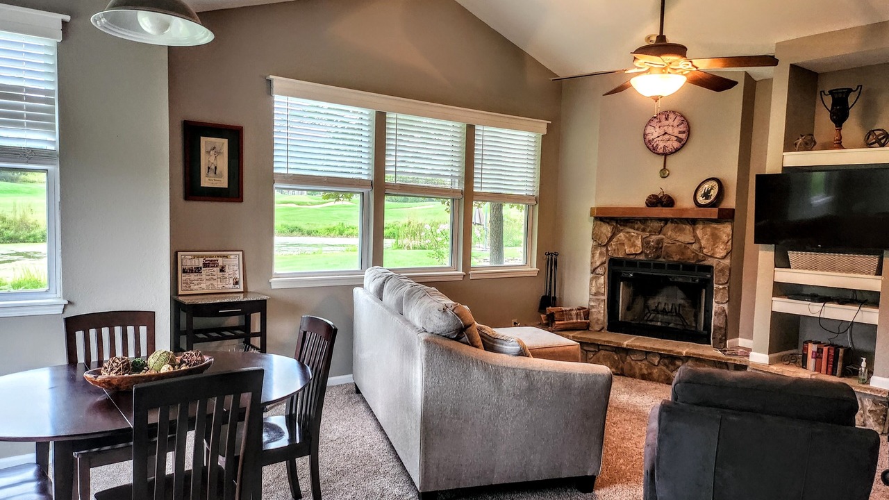 Photo of Livingroom in Camdenton