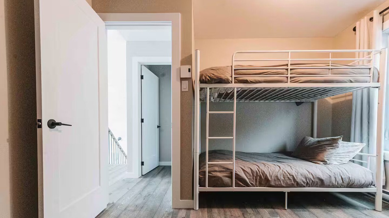 Photo of Bedroom in Mandeville