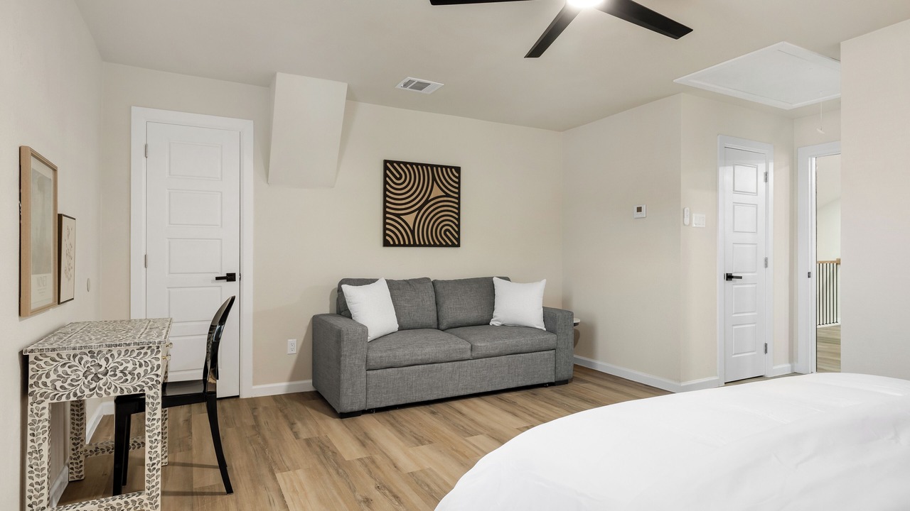 Photo of Bedroom in Lake Highlands