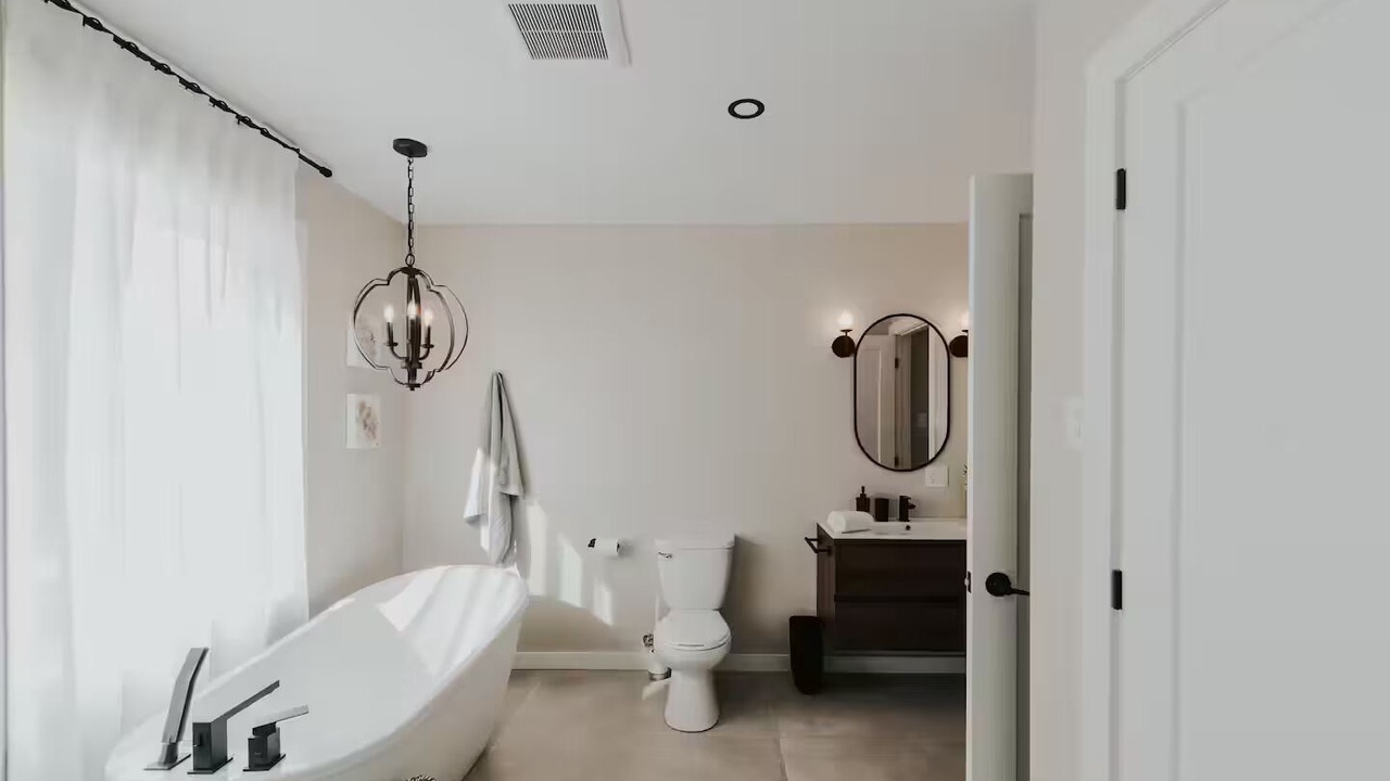 Photo of Bathroom in Mandeville