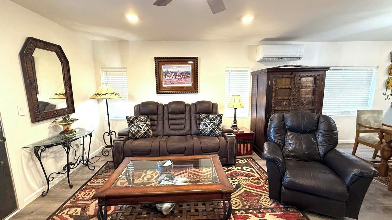 Photo of Livingroom in Brackettville