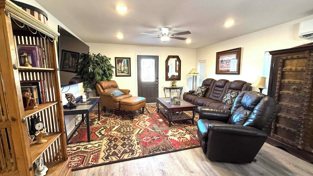 Photo of Livingroom in Brackettville