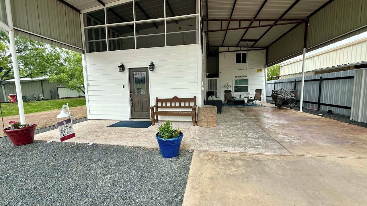 Photo of Patio Balcony in Brackettville