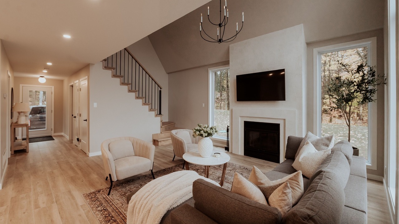 Photo of Livingroom in Mandeville