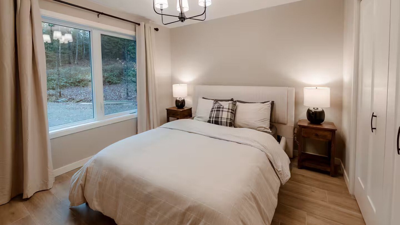 Photo of Bedroom in Mandeville