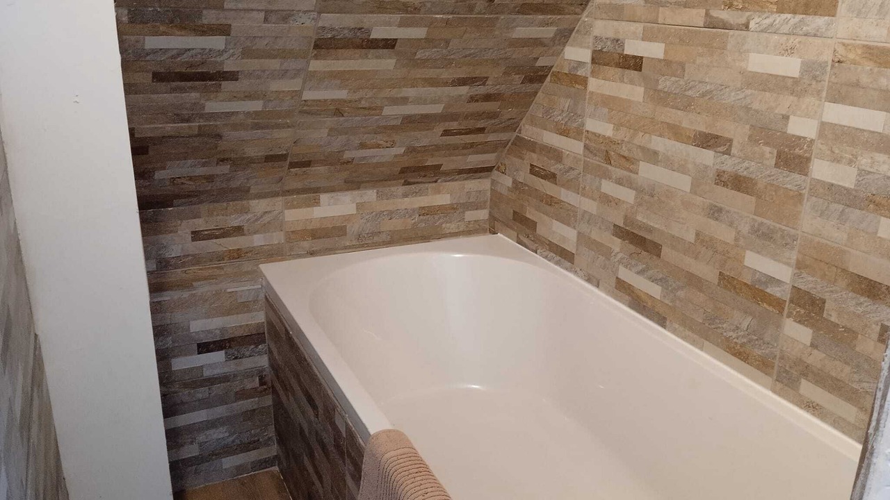 Photo of Bathroom in La Croix-en-Touraine