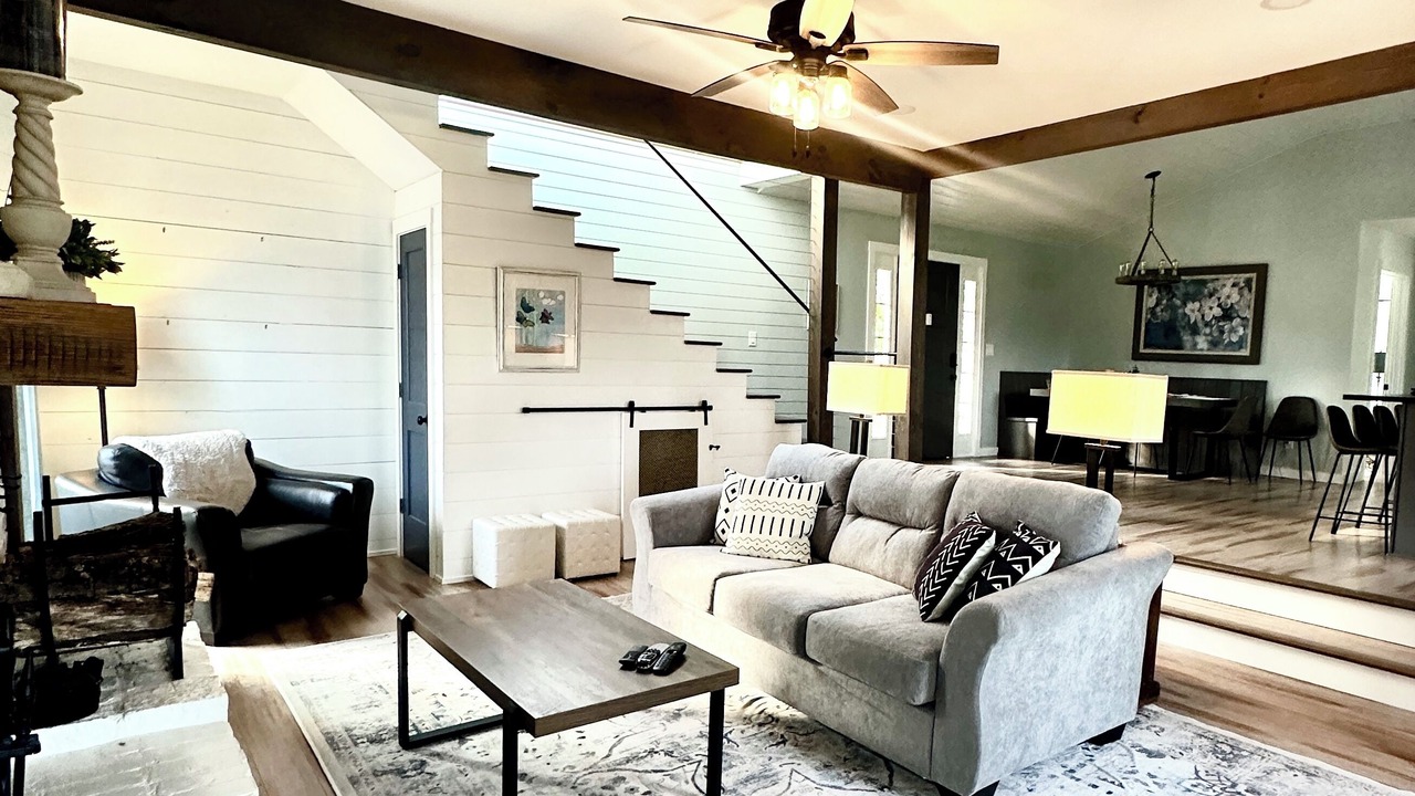 Photo of Livingroom in Fairview