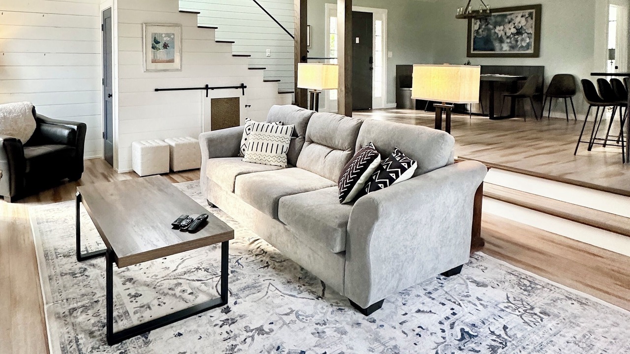 Photo of Livingroom in Fairview