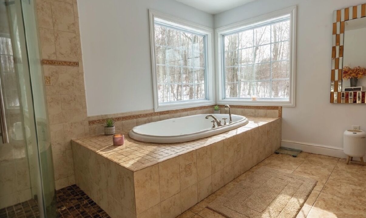 Photo of Bathroom in Putnam Lake