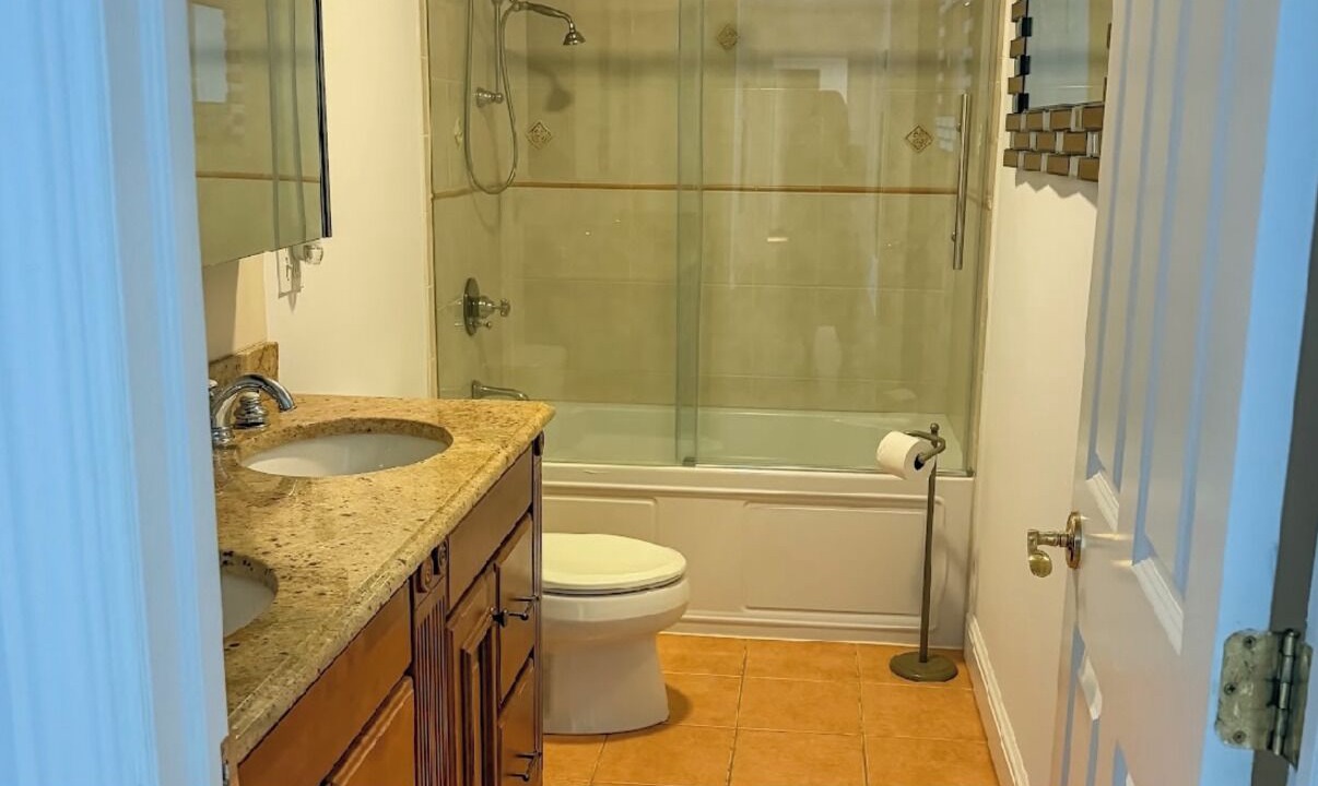 Photo of Bathroom in Putnam Lake