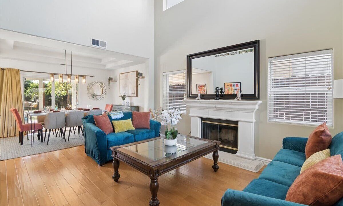 Photo of Livingroom in Valley Village