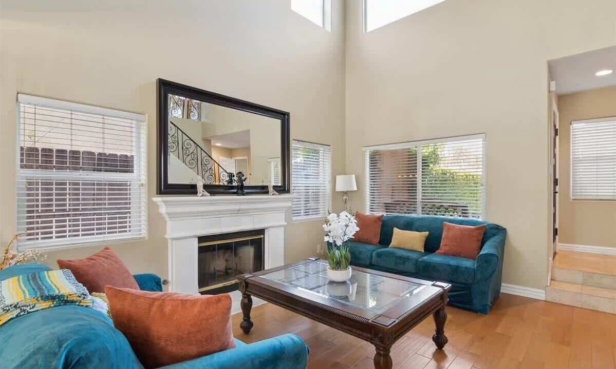 Photo of Livingroom in Valley Village