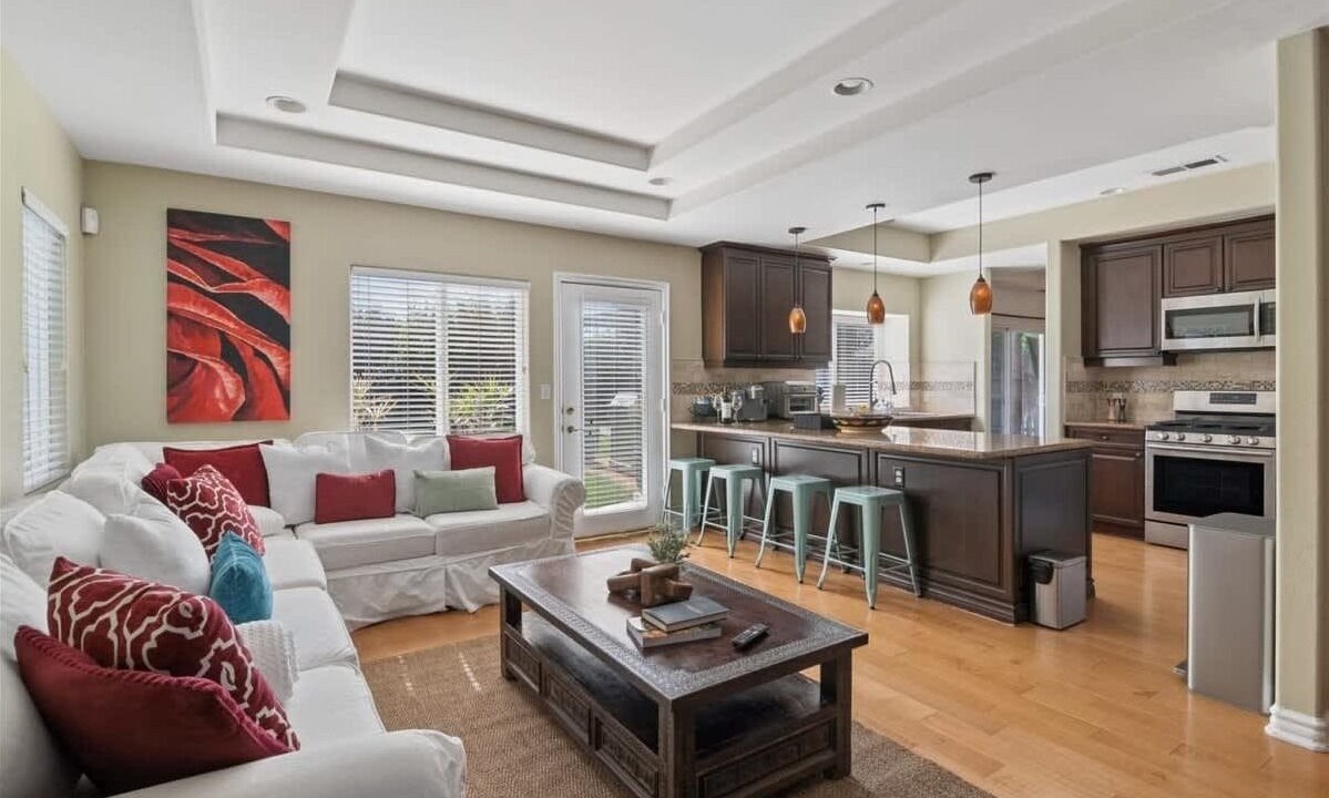 Photo of Livingroom in Valley Village
