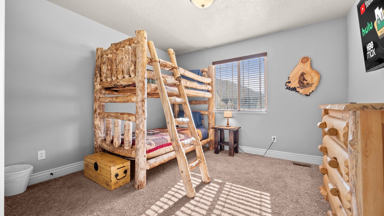 Photo of Bedroom in Mountain Green