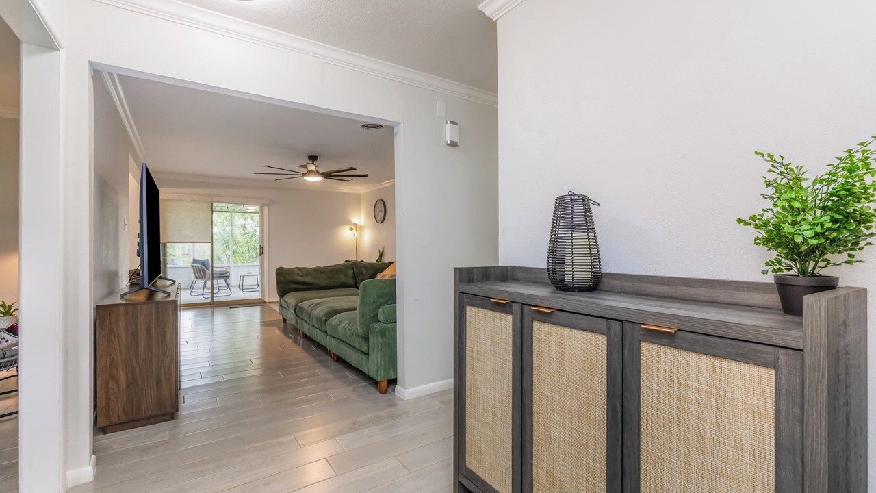 Photo of Livingroom in Bay Area