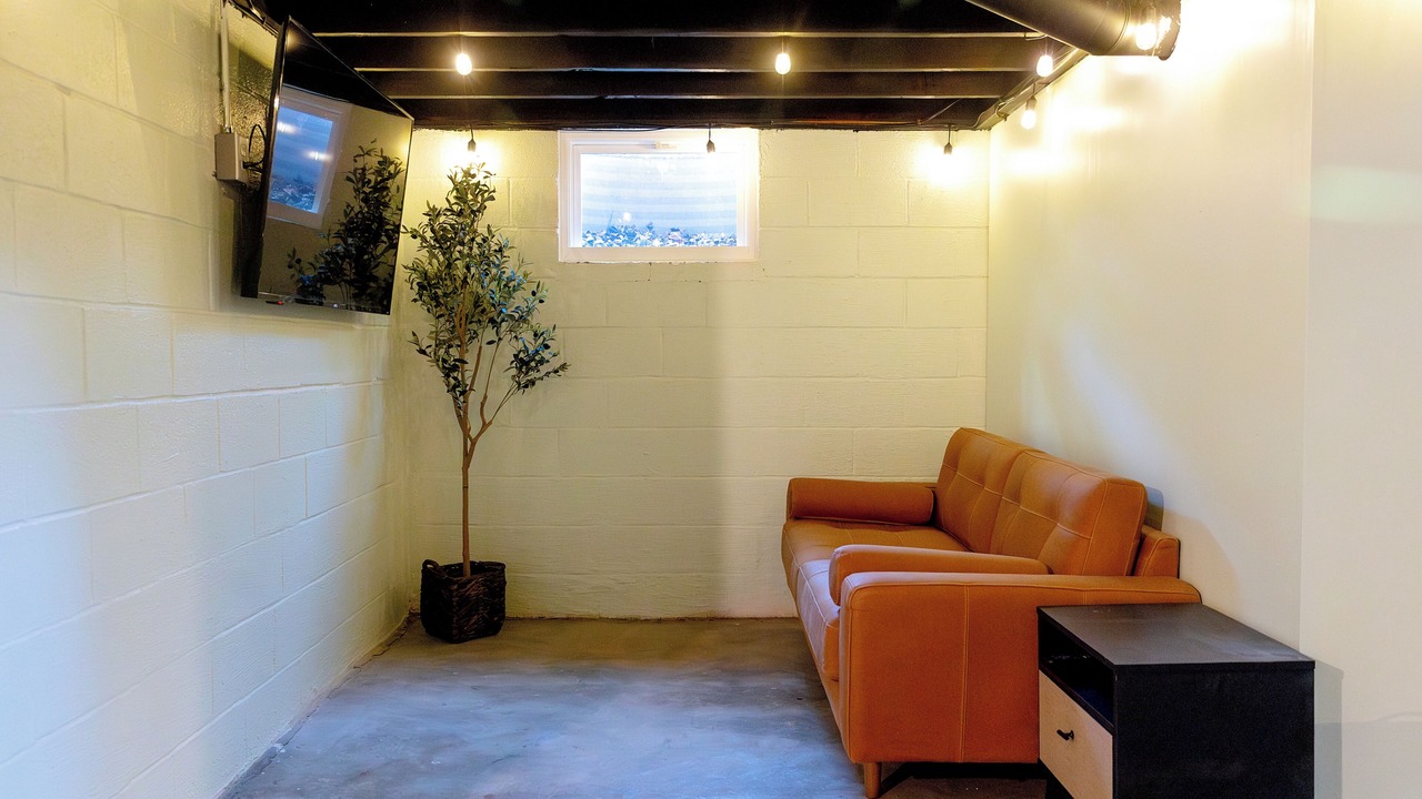 Photo of Livingroom in Midway