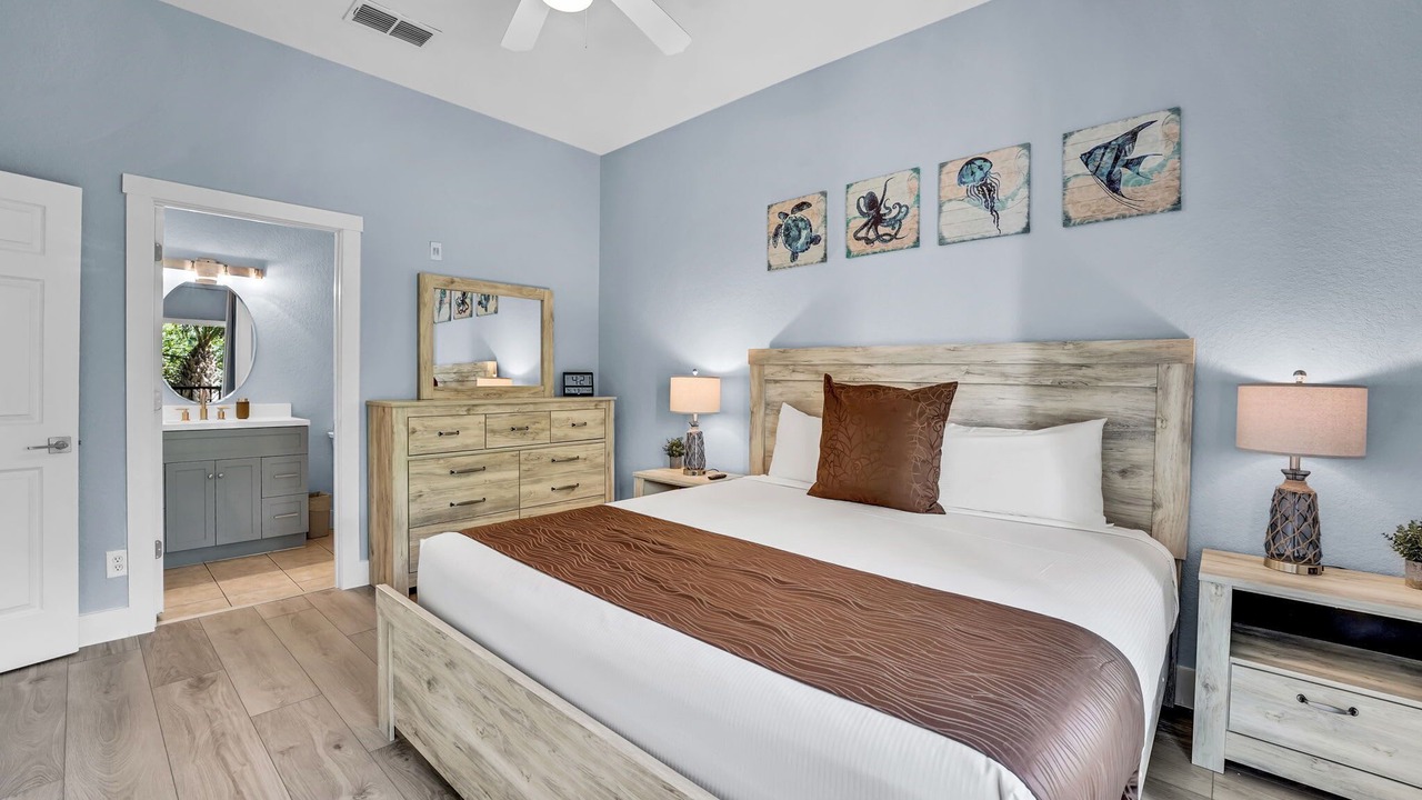 Photo of Bedroom in Bahama Bay
