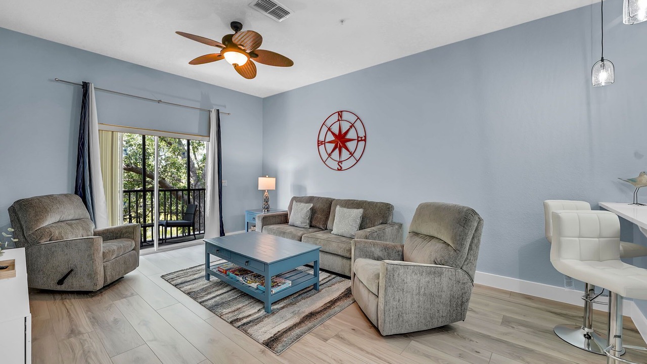 Photo of Livingroom in Bahama Bay