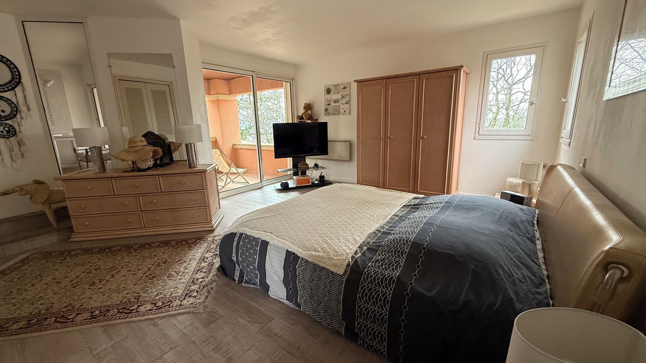 Photo of Bedroom in Le Teil