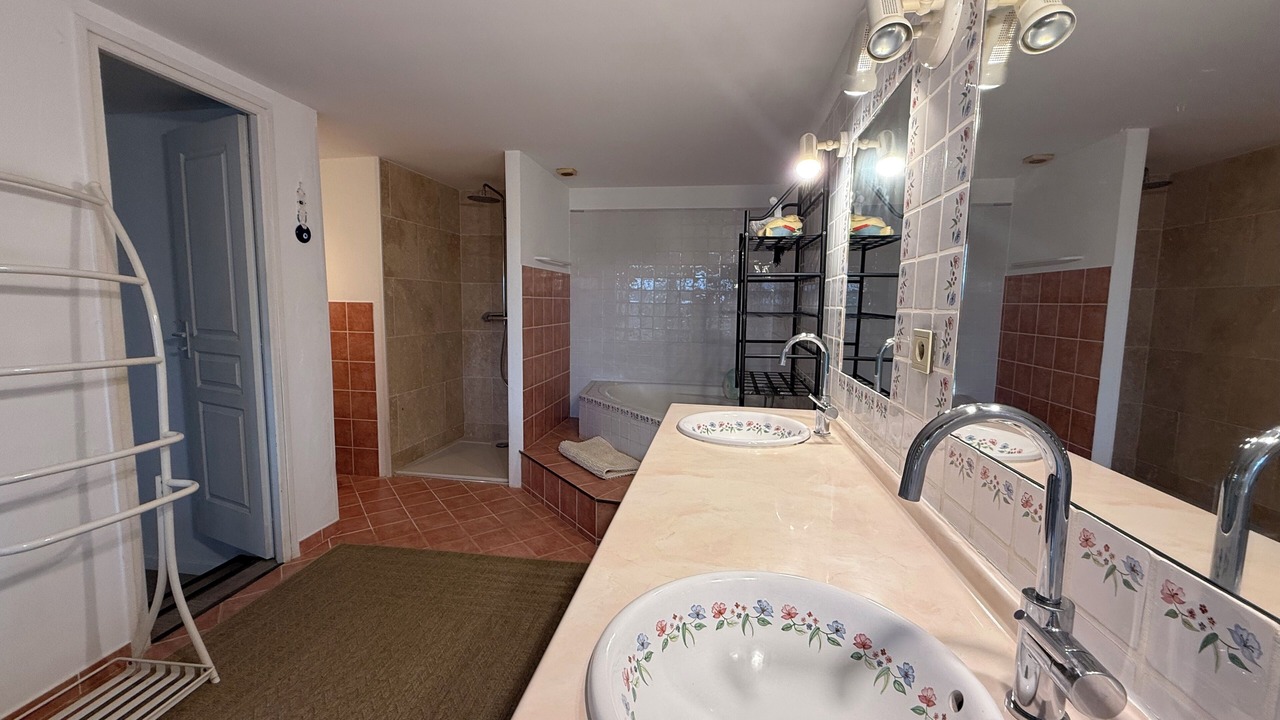 Photo of Bathroom in Le Teil