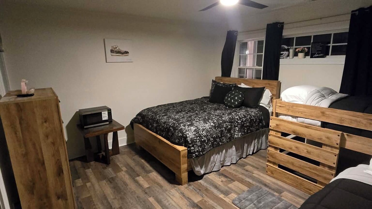 Photo of Bedroom in Oak Hill
