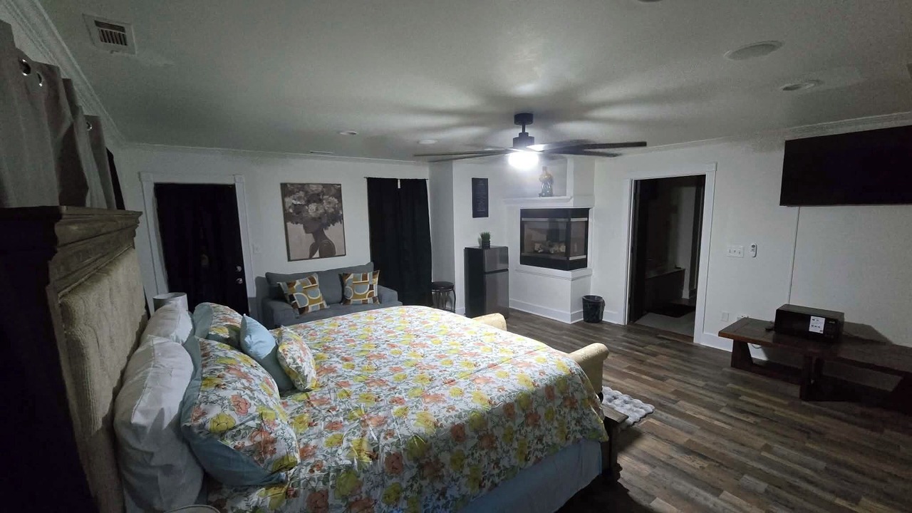 Photo of Bedroom in Oak Hill