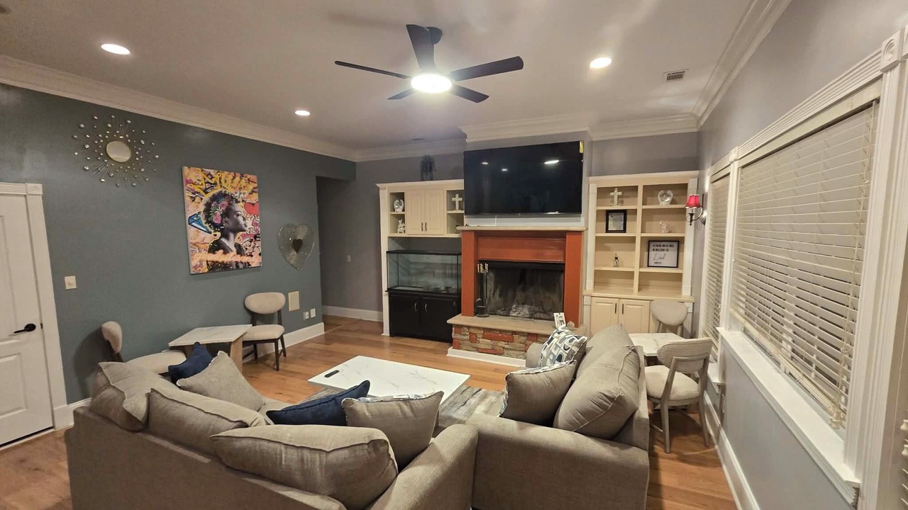 Photo of Livingroom in Oak Hill