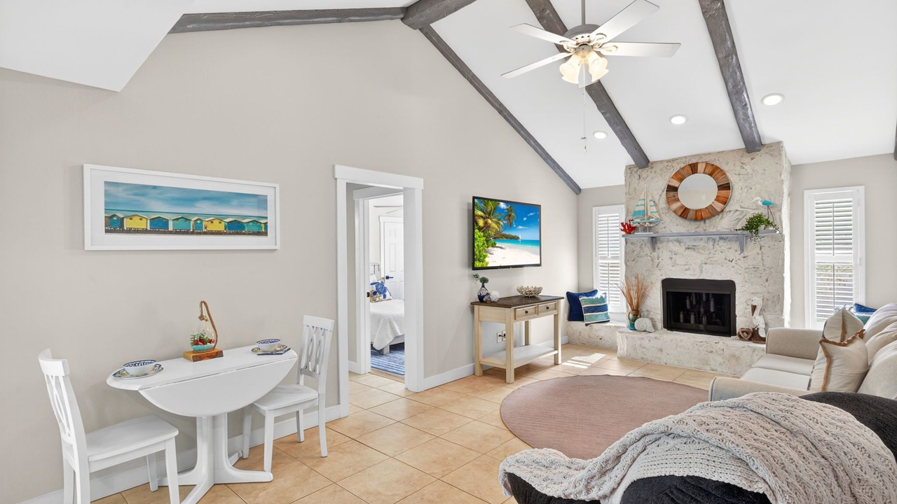 Photo of Livingroom in Eight Lakes
