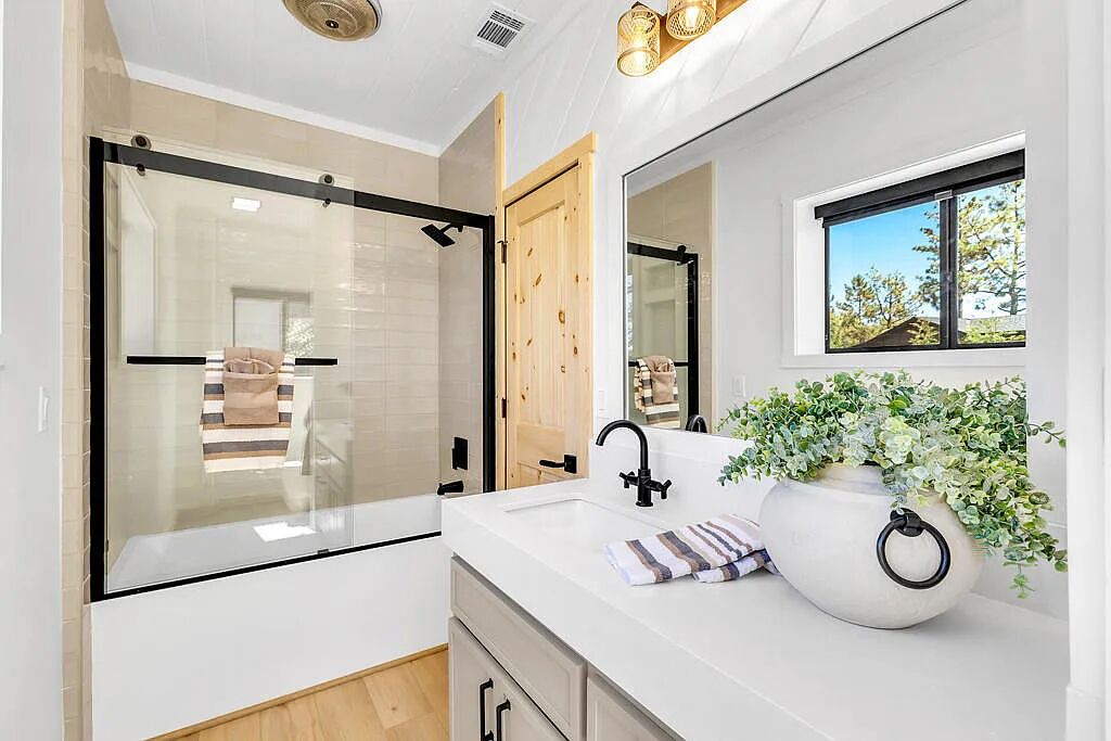 Photo of Bathroom in Fern Valley