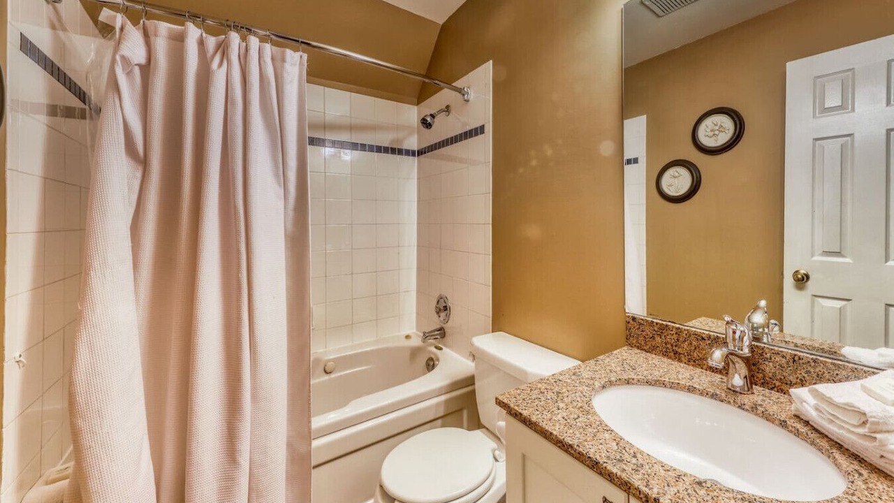 Photo of Bathroom in Craigleith