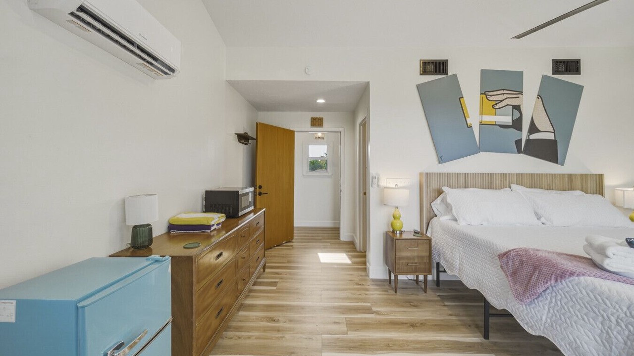 Photo of Bedroom in Bayshore Gardens