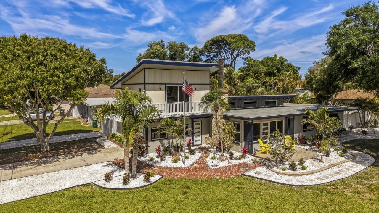 Photo of Outdoor in Bayshore Gardens