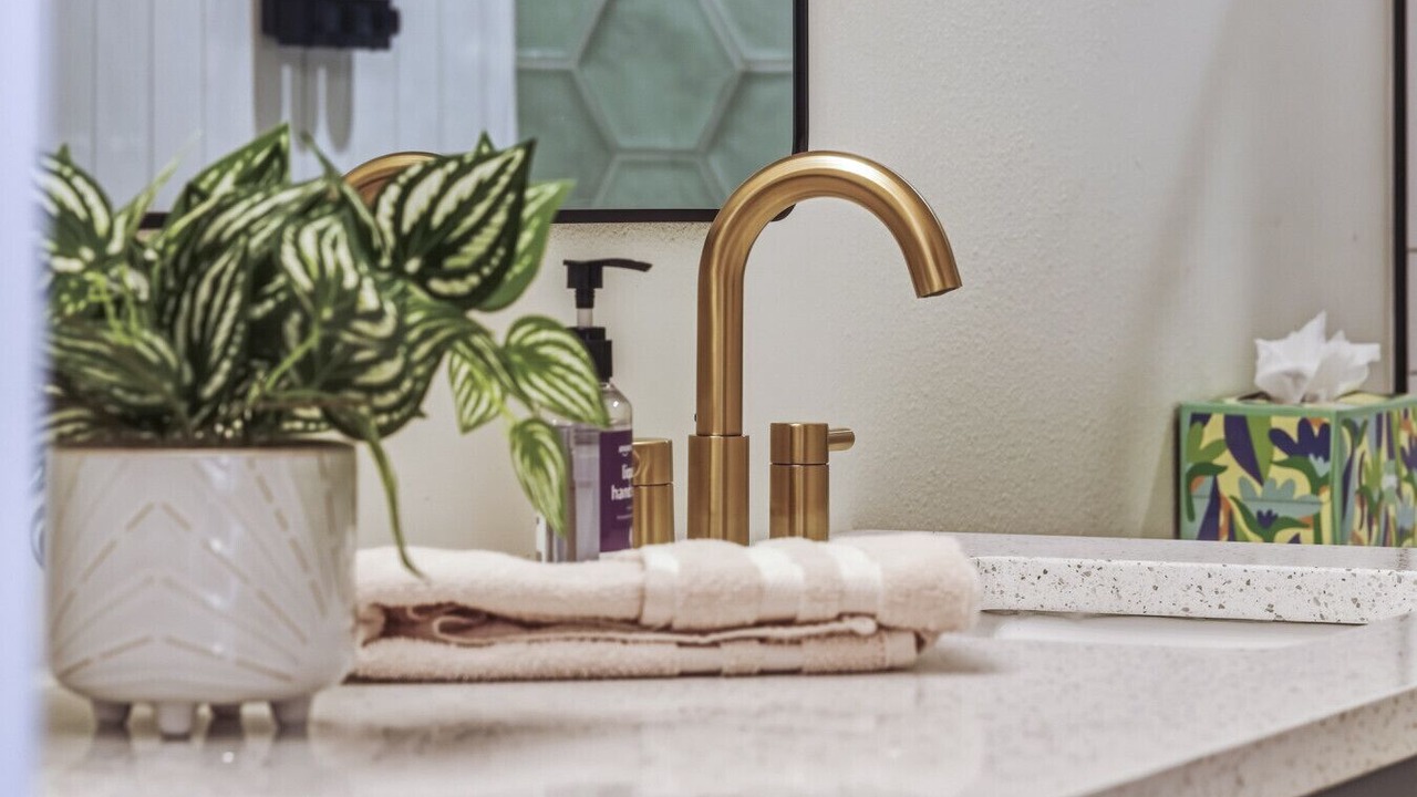 Photo of Bathroom in Bayshore Gardens