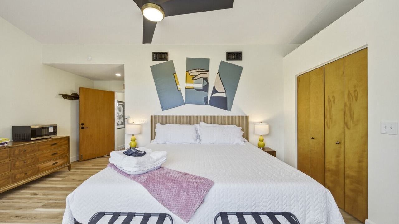 Photo of Bedroom in Bayshore Gardens