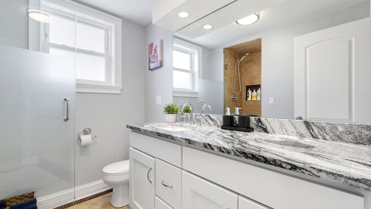 Photo of Bathroom in Des Plaines