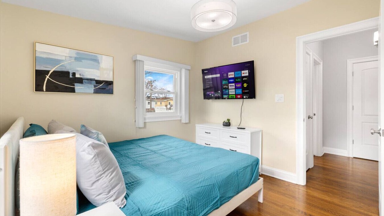 Photo of Bedroom in Des Plaines