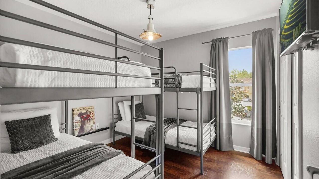 Photo of Bedroom in Crestwynd Bay